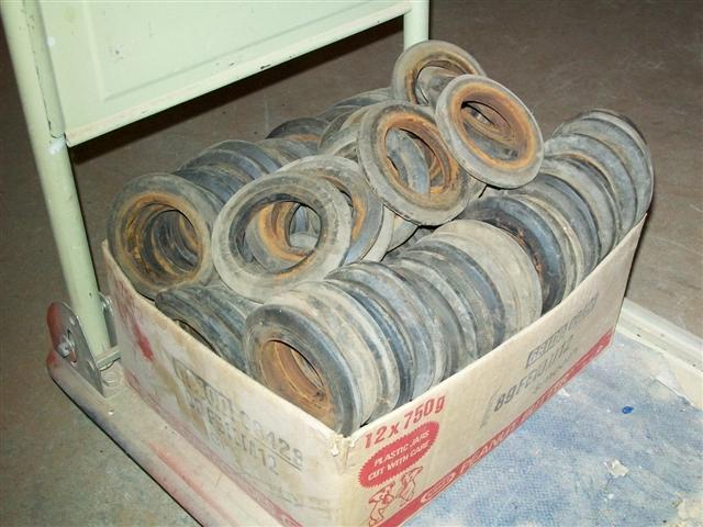 150 bogie rubber wheels (Small).jpg
