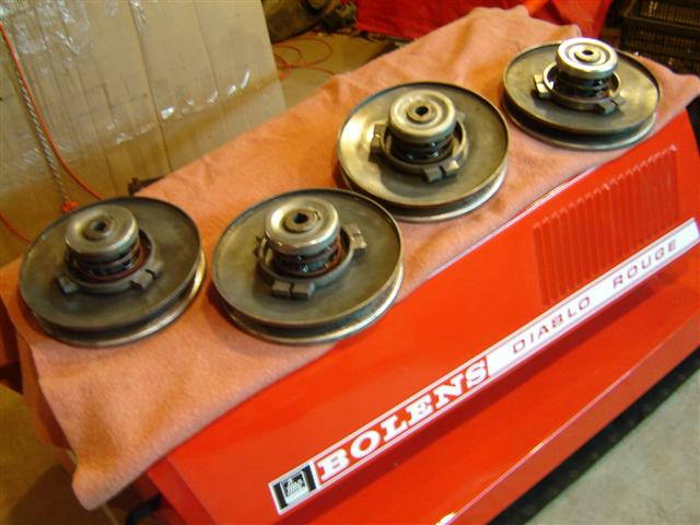 4 secondary clutches 002 (Small).jpg